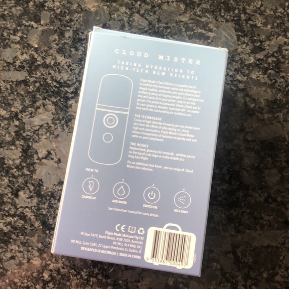 Flight mode skincare mister - Picture 3 of 4